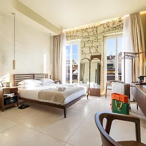 Naomi Hotel Nice